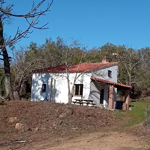 Chalet Viviendas Rurales Del Robledo, Castano de Robledo